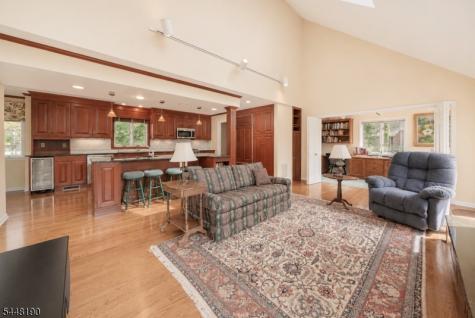 8 Woods Lane Chatham NJ 07928