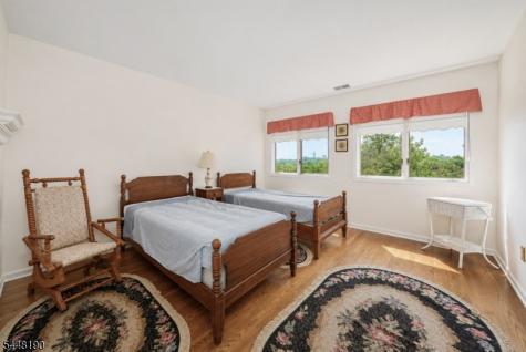 8 Woods Lane Chatham NJ 07928