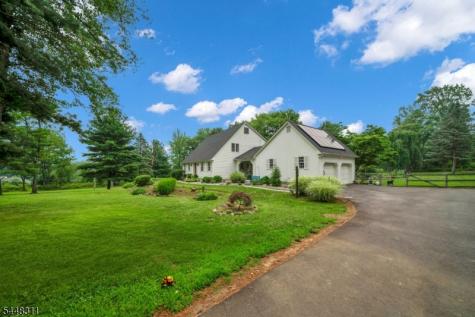 5 Fieldstone Drive Clinton NJ 08833