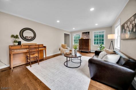 5 Fieldstone Drive Clinton NJ 08833