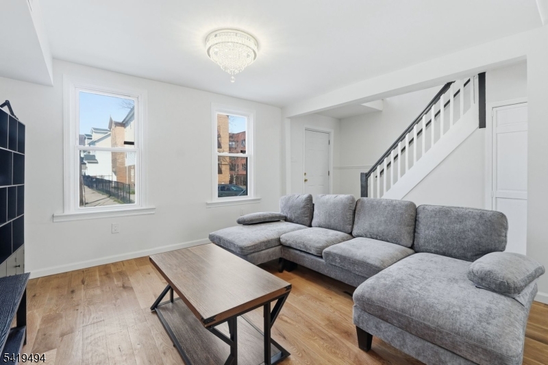 64 Willoughby Street Newark NJ 07112
