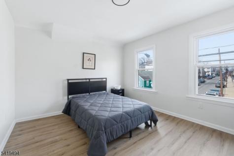 64 Willoughby Street Newark NJ 07112
