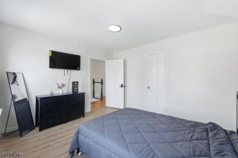 64 Willoughby Street Newark NJ 07112