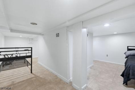 64 Willoughby Street Newark NJ 07112