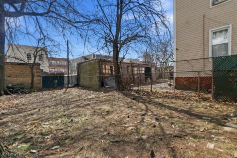 64 Willoughby Street Newark NJ 07112