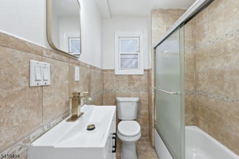 64 Willoughby Street Newark NJ 07112