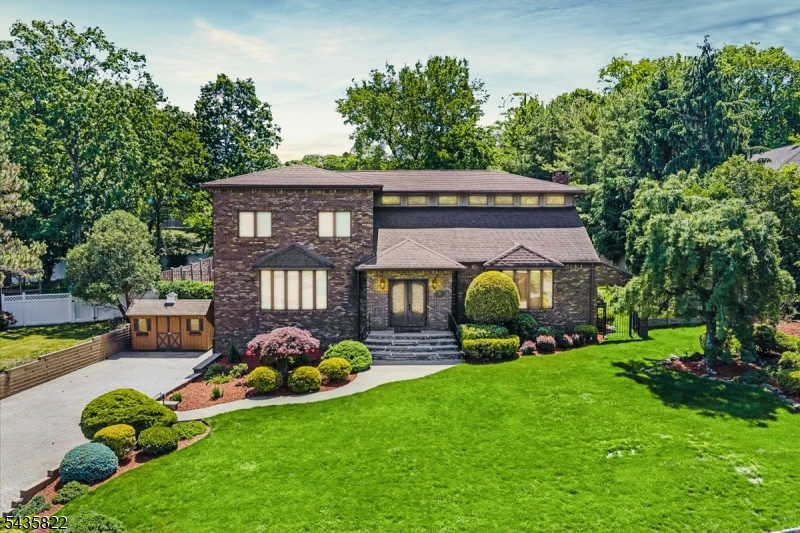 31 Forest Hills Way Cedar Grove NJ 07009
