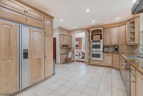 31 Forest Hills Way Cedar Grove NJ 07009