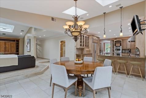 31 Forest Hills Way Cedar Grove NJ 07009