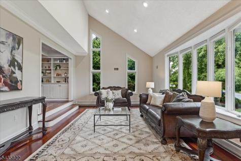 31 Forest Hills Way Cedar Grove NJ 07009