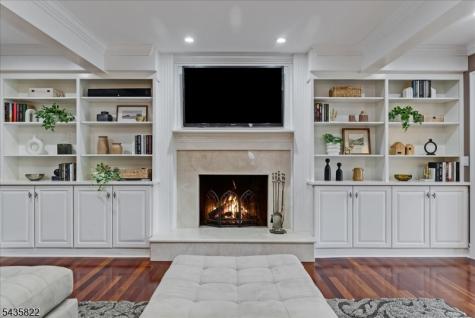 31 Forest Hills Way Cedar Grove NJ 07009