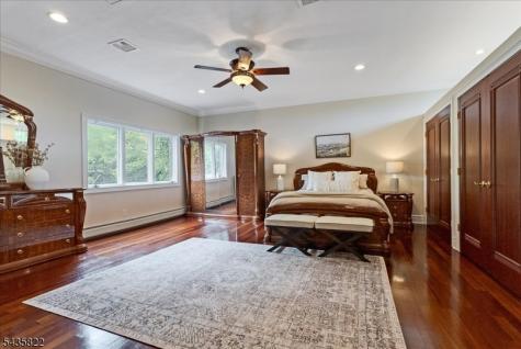 31 Forest Hills Way Cedar Grove NJ 07009