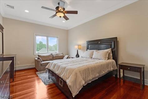 31 Forest Hills Way Cedar Grove NJ 07009
