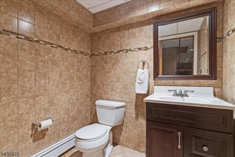 31 Forest Hills Way Cedar Grove NJ 07009