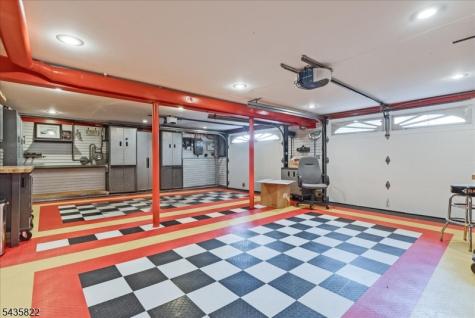 31 Forest Hills Way Cedar Grove NJ 07009