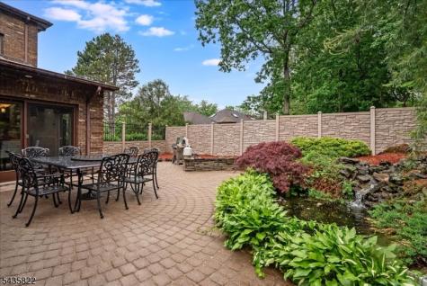 31 Forest Hills Way Cedar Grove NJ 07009