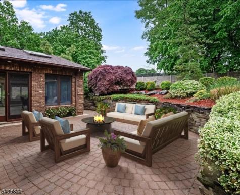 31 Forest Hills Way Cedar Grove NJ 07009