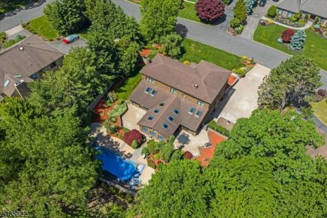 31 Forest Hills Way Cedar Grove NJ 07009