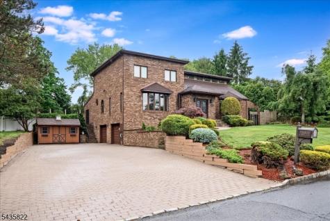 31 Forest Hills Way Cedar Grove NJ 07009