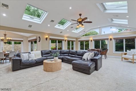 31 Forest Hills Way Cedar Grove NJ 07009