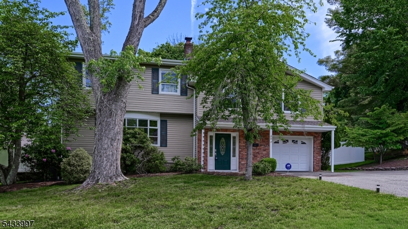 42 Stirling Lane Wayne NJ 07470