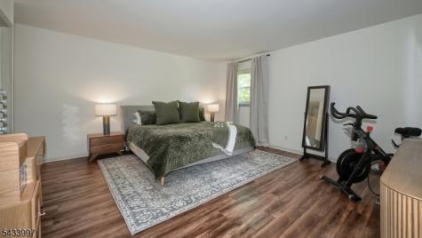 42 Stirling Lane Wayne NJ 07470
