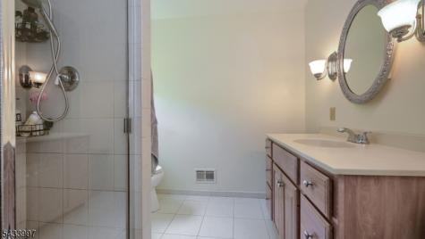 42 Stirling Lane Wayne NJ 07470