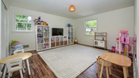 42 Stirling Lane Wayne NJ 07470