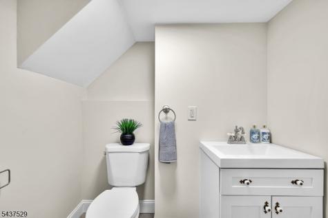 132 Argyle Place Kearny NJ 07032