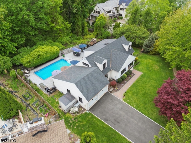 11 Auriemma Court Roxbury NJ 07850