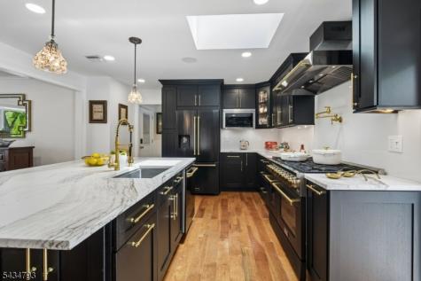 11 Auriemma Court Roxbury NJ 07850