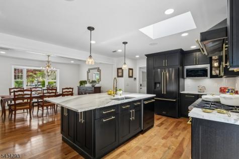 11 Auriemma Court Roxbury NJ 07850