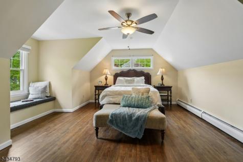 11 Auriemma Court Roxbury NJ 07850