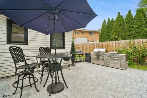 11 Auriemma Court Roxbury NJ 07850