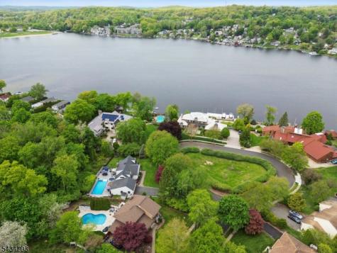 11 Auriemma Court Roxbury NJ 07850