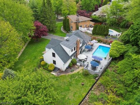11 Auriemma Court Roxbury NJ 07850