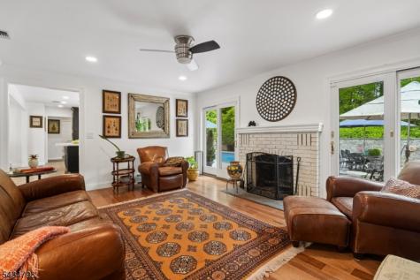 11 Auriemma Court Roxbury NJ 07850