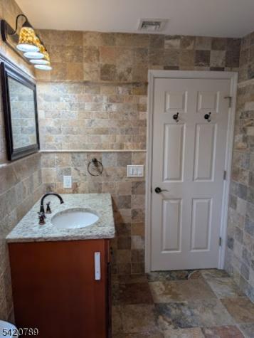 54 Riverview Circle Little Falls NJ 07424