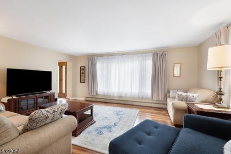 64 Country Club Lane Harmony NJ 08865