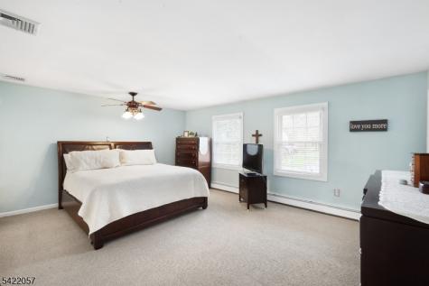 64 Country Club Lane Harmony NJ 08865