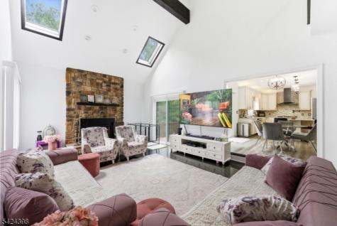 8 Danielle Drive Wayne NJ 07470