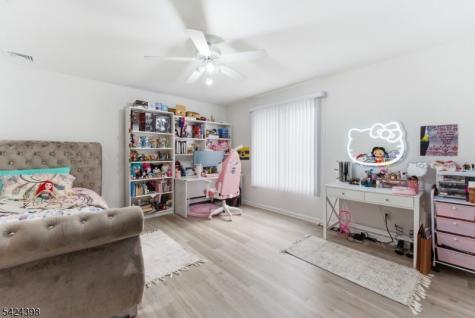 8 Danielle Drive Wayne NJ 07470