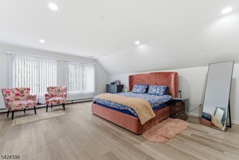 8 Danielle Drive Wayne NJ 07470