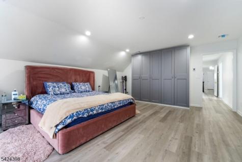 8 Danielle Drive Wayne NJ 07470