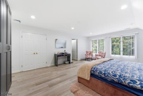 8 Danielle Drive Wayne NJ 07470