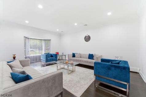 8 Danielle Drive Wayne NJ 07470
