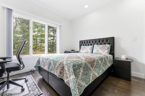 8 Danielle Drive Wayne NJ 07470