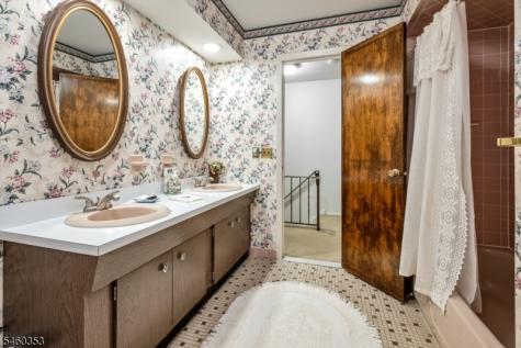 3 Bridle Lane Mount Olive NJ 07828