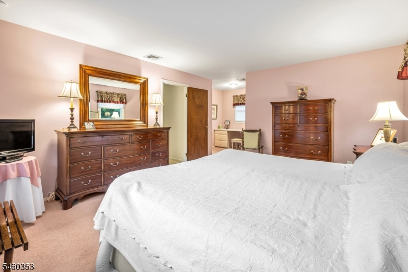 3 Bridle Lane Mount Olive NJ 07828