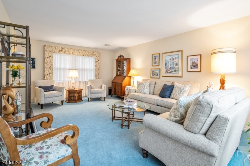 3 Bridle Lane Mount Olive NJ 07828
